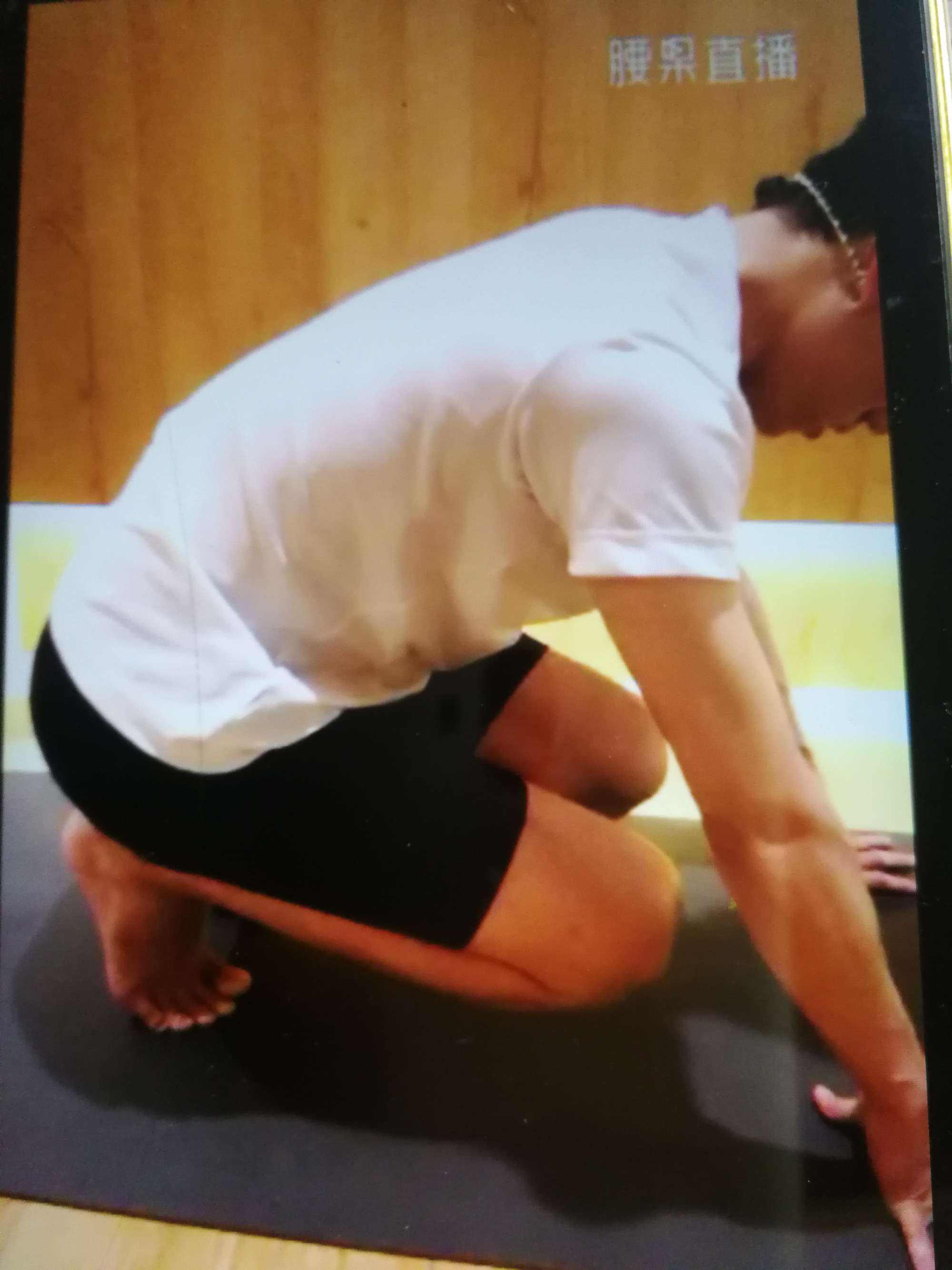 踢胫骨比赛直播(踢足球胫骨踢肿了如何处理)