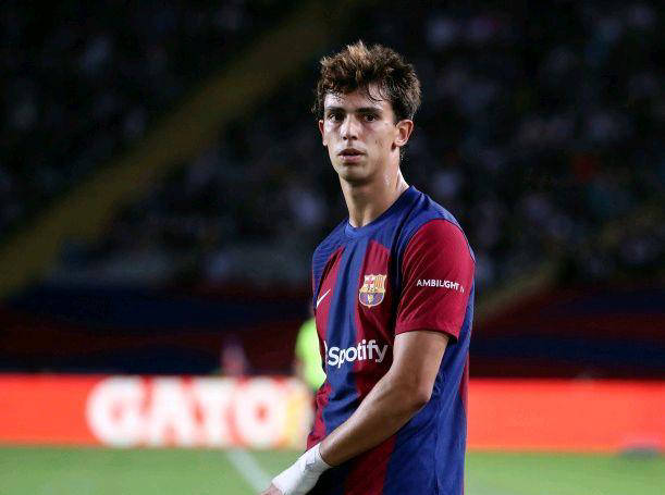 梅西看见小罗哭了(c罗一双球鞋多少钱)