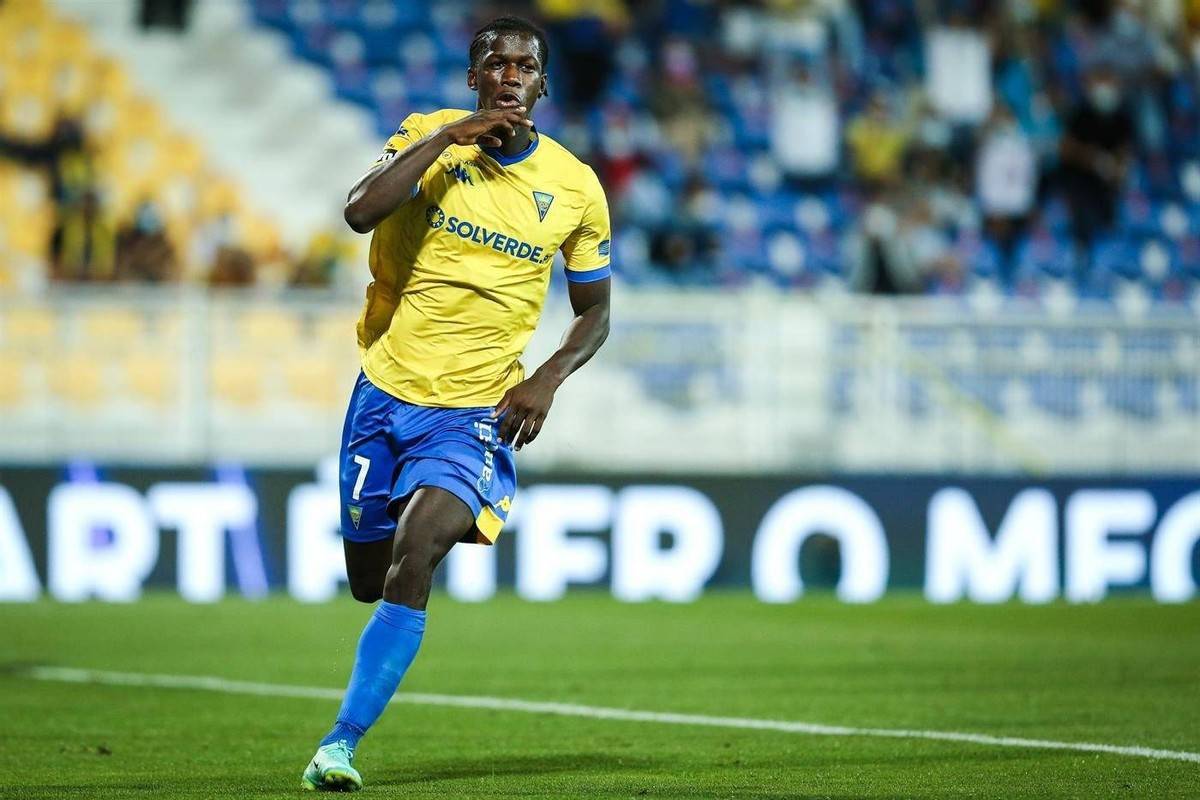 葡萄牙体育vs埃斯托里(葡萄牙体育vs埃斯托里尔比分)