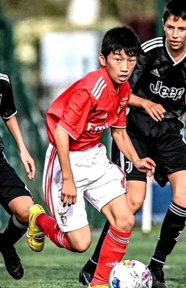 中国足球未来10大新星(中国足球未来10大新星 贾博琰)