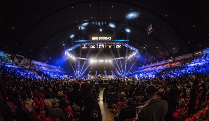 拳击比赛哪里直播(拳击比赛直播在哪看)