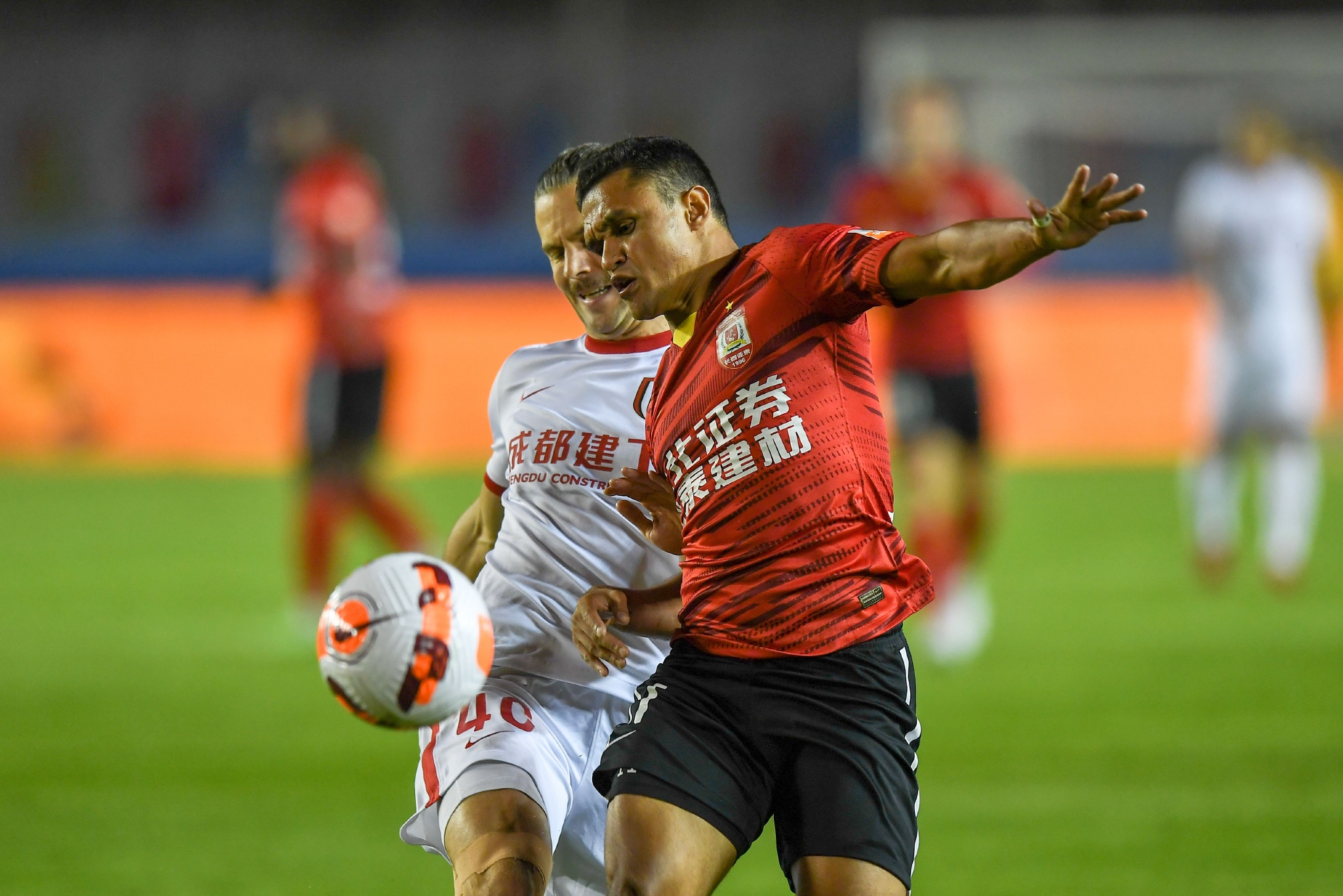 亚泰足球球员(亚泰足球队员 球员)