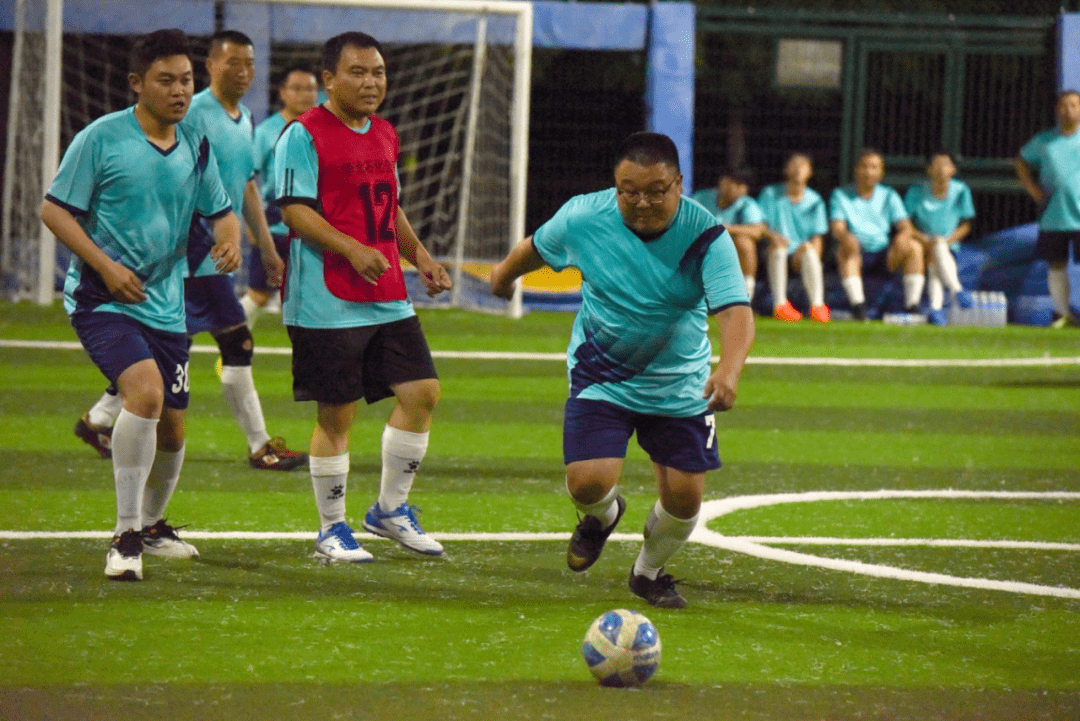 岁月你别催天下足球(岁月你别催天下足球哪一期)